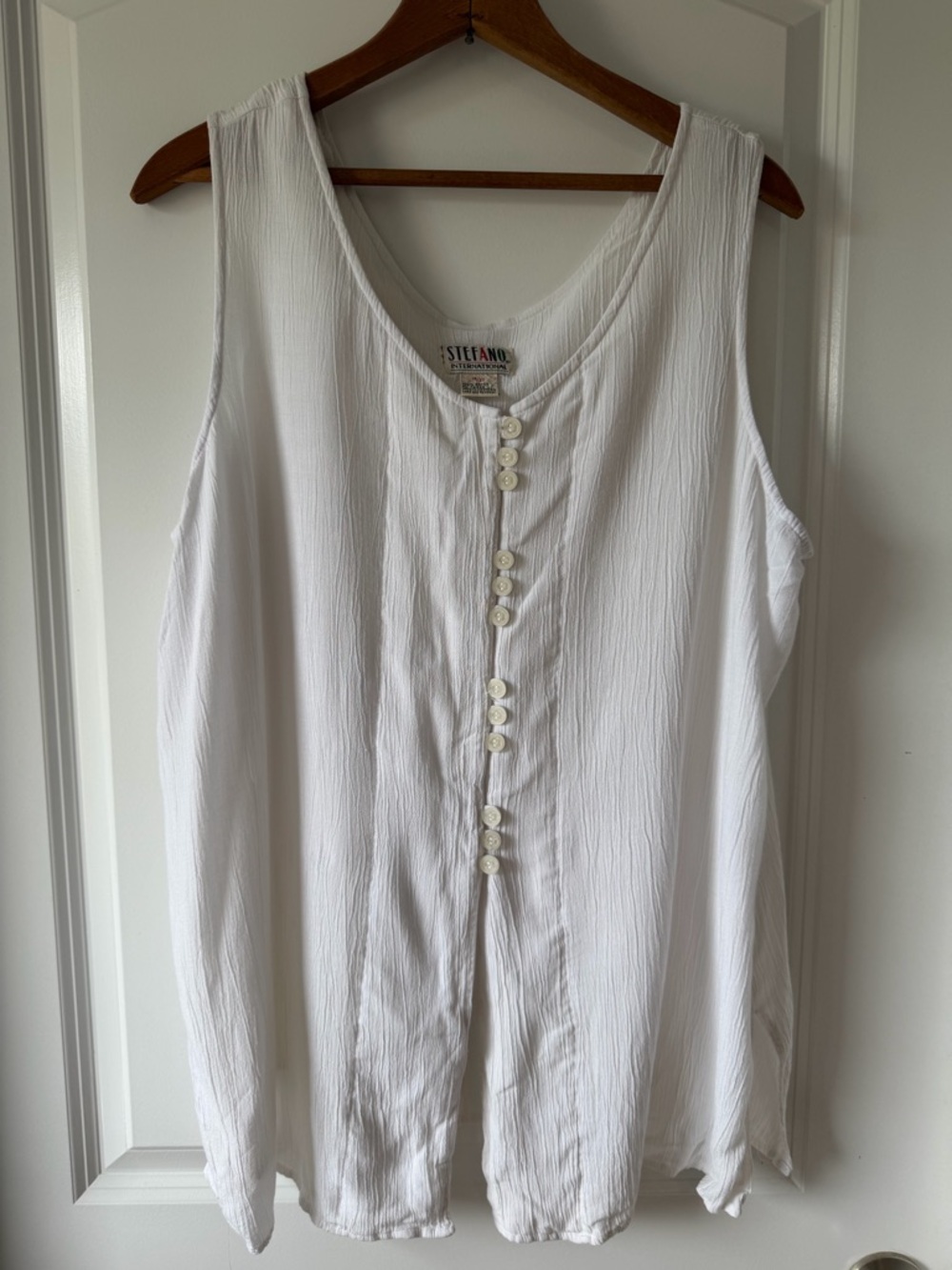 Vintage Cottagecore Oversized Stefano White Button-Front Sleeveless Top